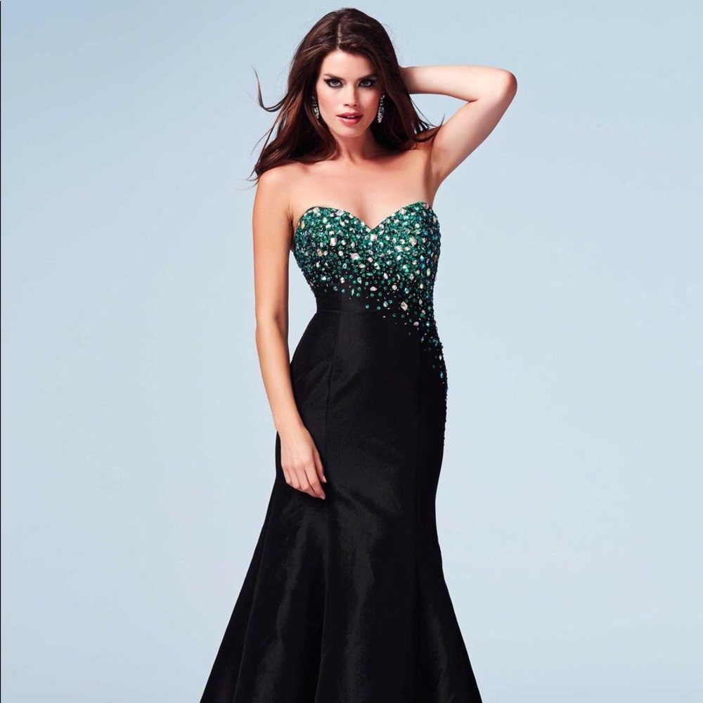 Mac Duggal mermaid dress size 8.